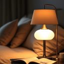 Lampki nocne do sypialni: jak wybrać idealne światło do relaksu i czytania