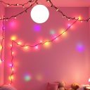 Girlandy i lampki dekoracyjne do pokoju dziecka: jak wybrać bezpieczne i efektowne oświetlenie tworzące przytulną atmosferę