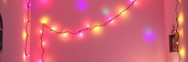 Girlandy i lampki dekoracyjne do pokoju dziecka: jak wybrać bezpieczne i efektowne oświetlenie tworzące przytulną atmosferę