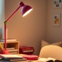 Oświetlenie na biurko dla dziecka: jak wybrać lampkę wspierającą naukę i dbającą o wzrok